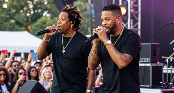 JAY-Z Joined By Justin Timberlake At Paris 30Th Anniversary Show